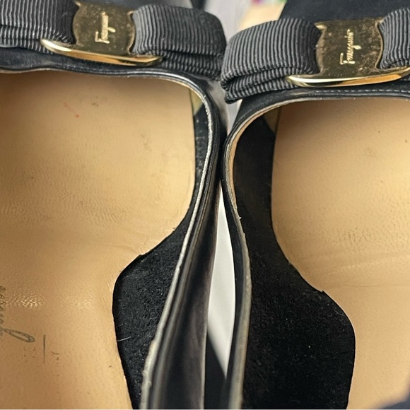 Vintage Preloved Classic Salvatore Ferragamo Vara Bow Leather Heel Shoes - Picture 9 of 17